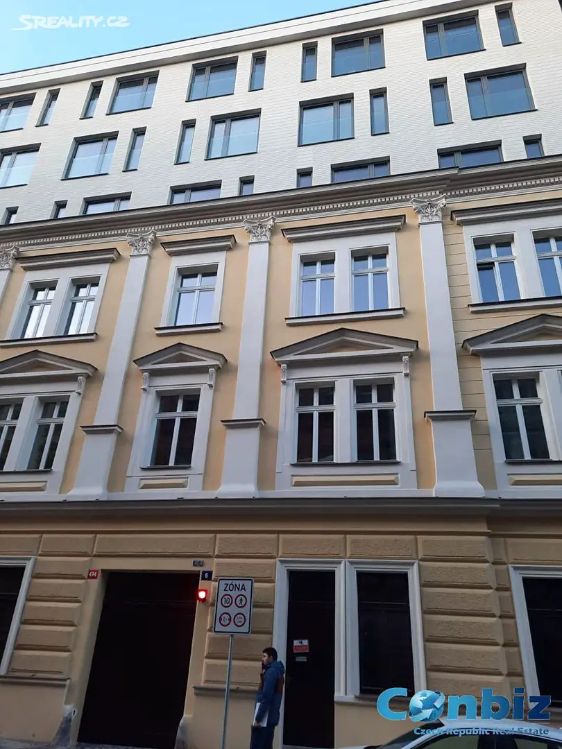 Prodej bytu 1+kk 29 m², Na Valentince, Praha 5 - Smíchov