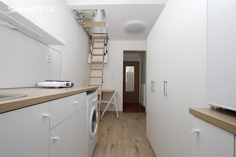 Prodej bytu 1+kk 19 m² (Mezonet), Praha 4 - Točná