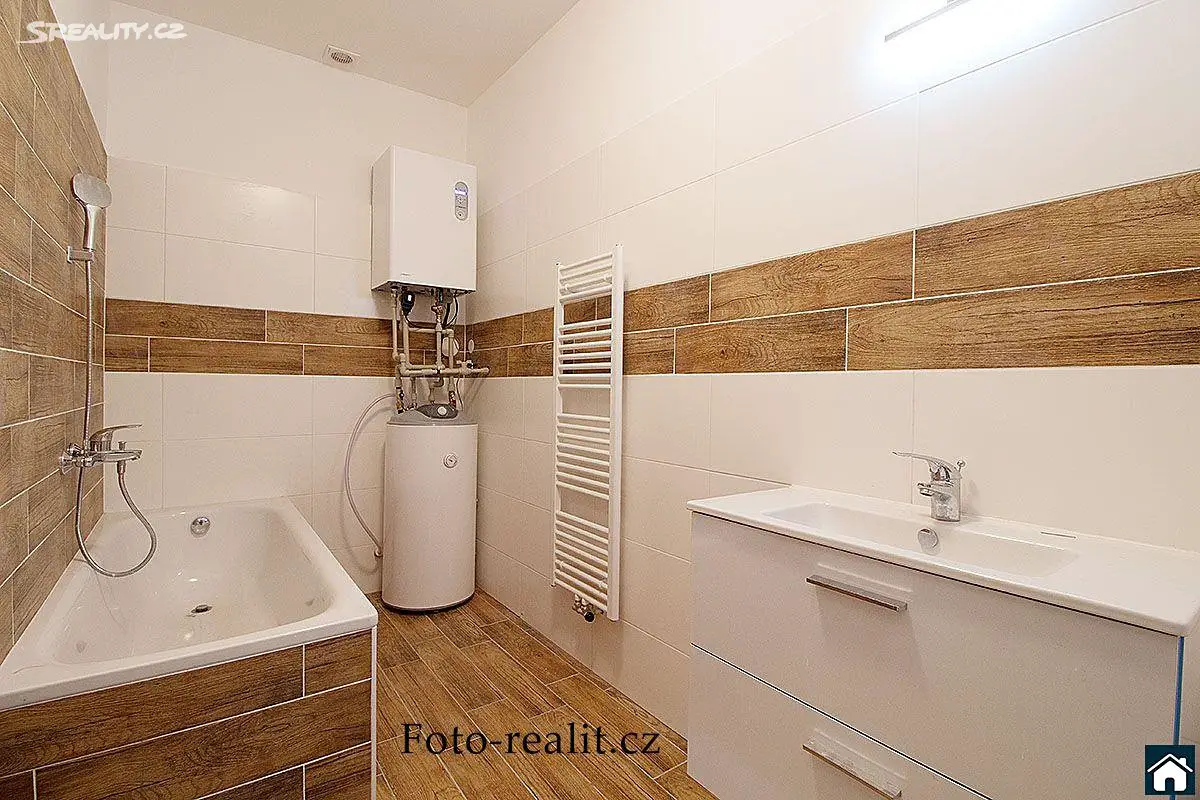 Pronájem bytu 3+kk 78 m², Jeseniova, Praha 3 - Žižkov