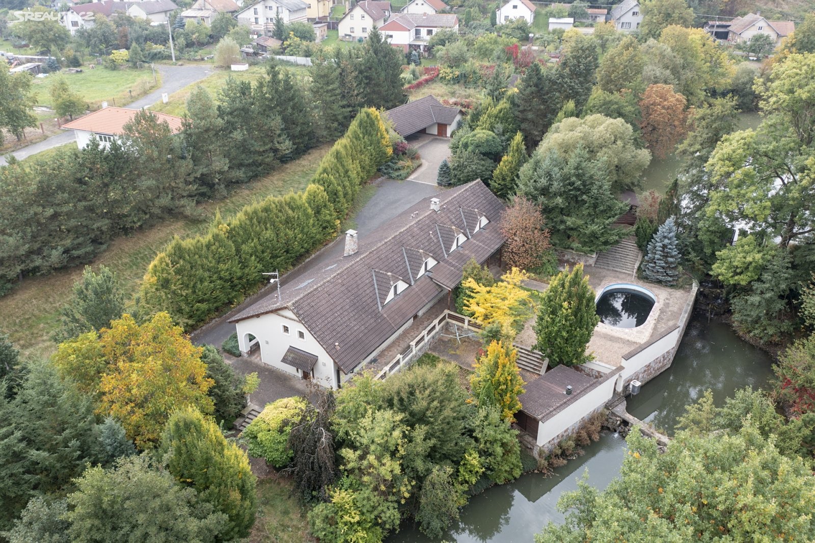Prodej  vily 420 m², pozemek 17 992 m², Dubenec, okres Příbram