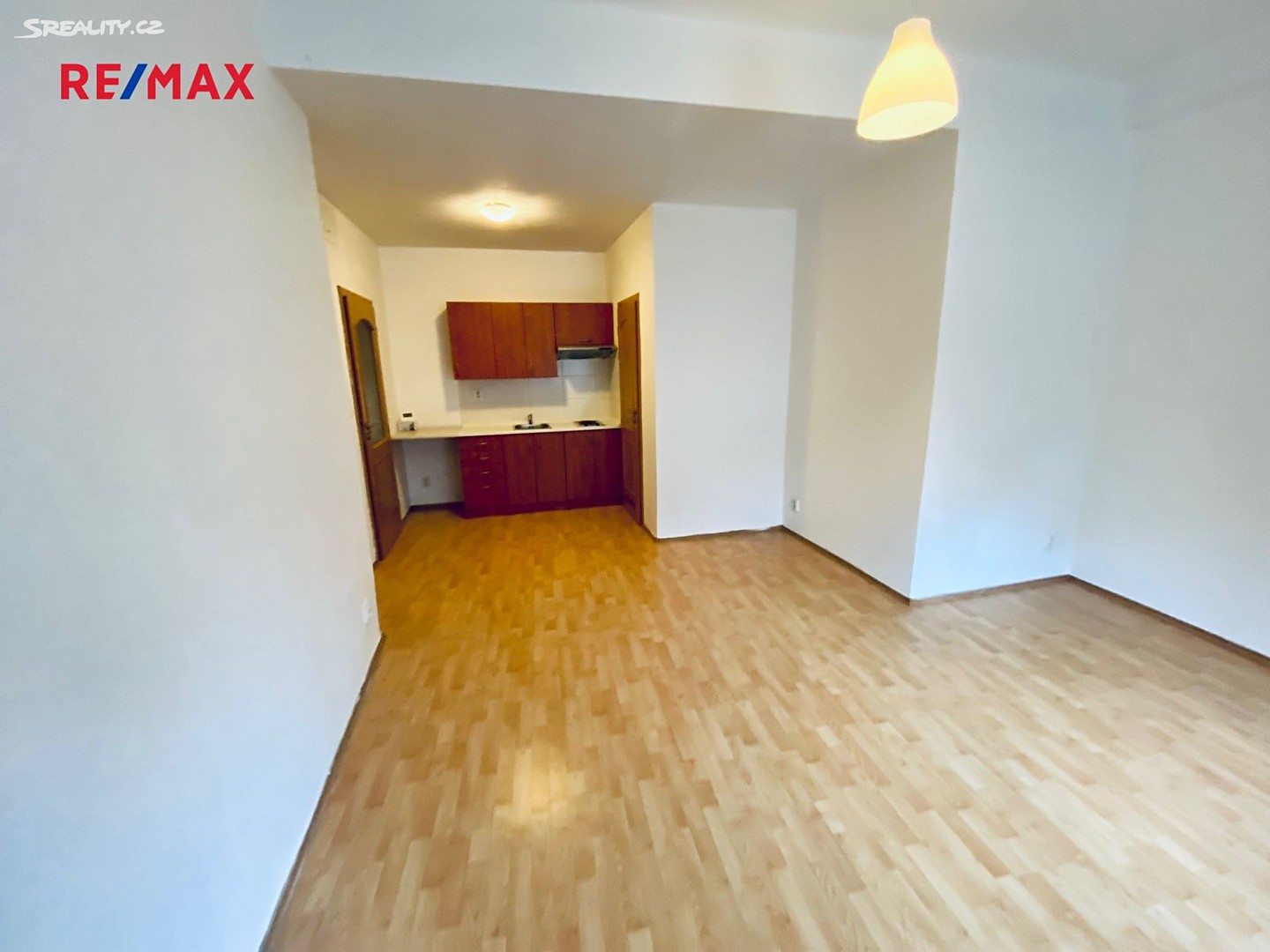 Pronájem bytu 1+kk 29 m², Kardinála Berana, Plzeň - Jižní Předměstí