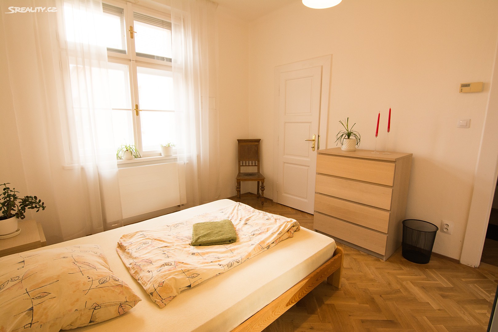 Pronájem bytu 3+1 80 m², Hájkova, Praha 3 - Žižkov