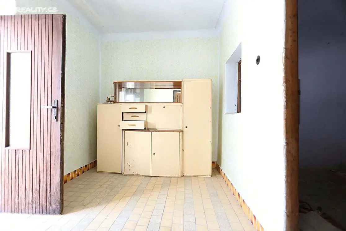 Prodej  rodinného domu 293 m², pozemek 2 521 m², Toušice, okres Kolín
