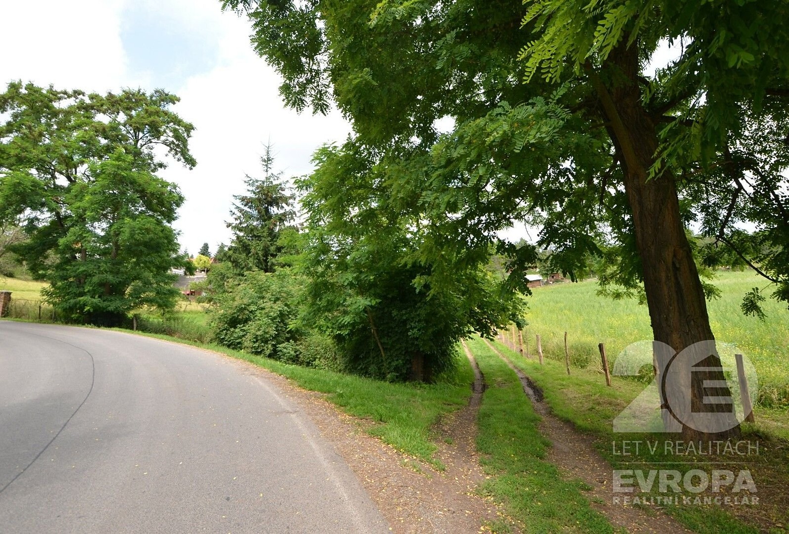 Prodej  stavebního pozemku 1 176 m², Libeňská, Řepín