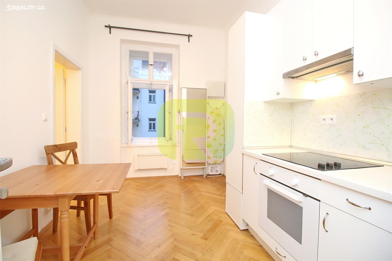 Pronájem bytu 1+1 35 m², Ječná, Praha 2 - Nové Město