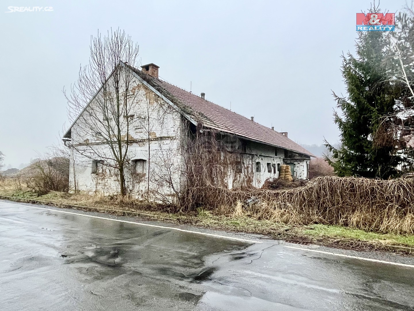 Prodej  rodinného domu 800 m², pozemek 1 300 m², Slavhostice, okres Jičín