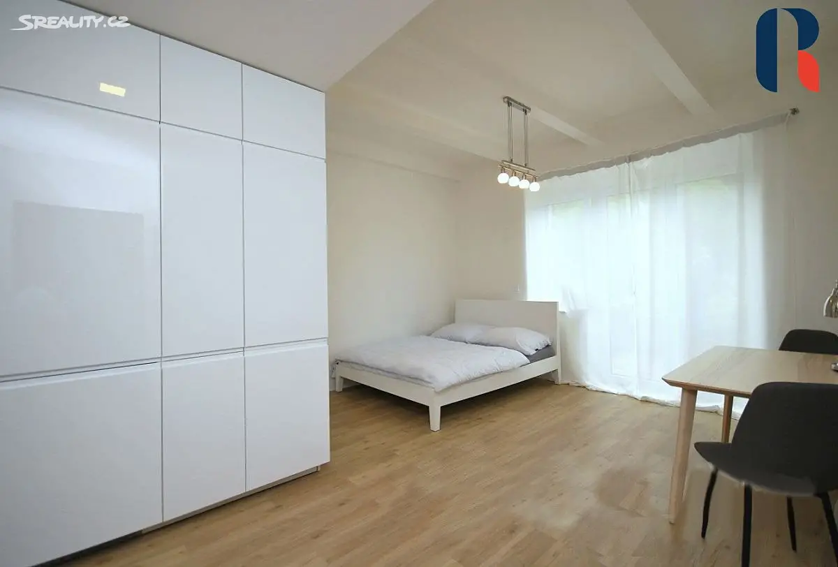 Prodej bytu 1+kk 36 m², Střešovická, Praha 6 - Střešovice