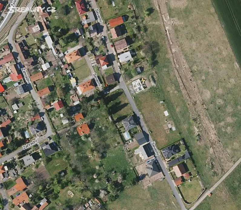 Prodej  stavebního pozemku 1 120 m², Třebestovice, okres Nymburk