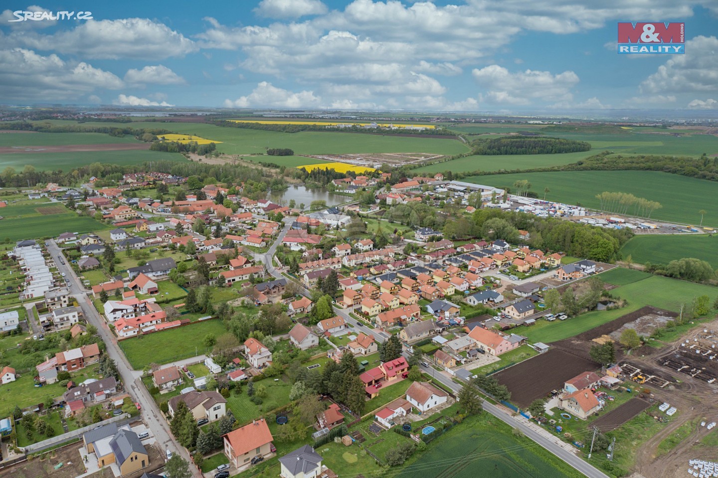 Prodej  stavebního pozemku 1 200 m², Horoušany, okres Praha-východ