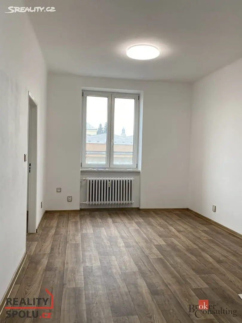 Pronájem bytu 1+1 40 m², Zámecký okruh, Opava - Předměstí