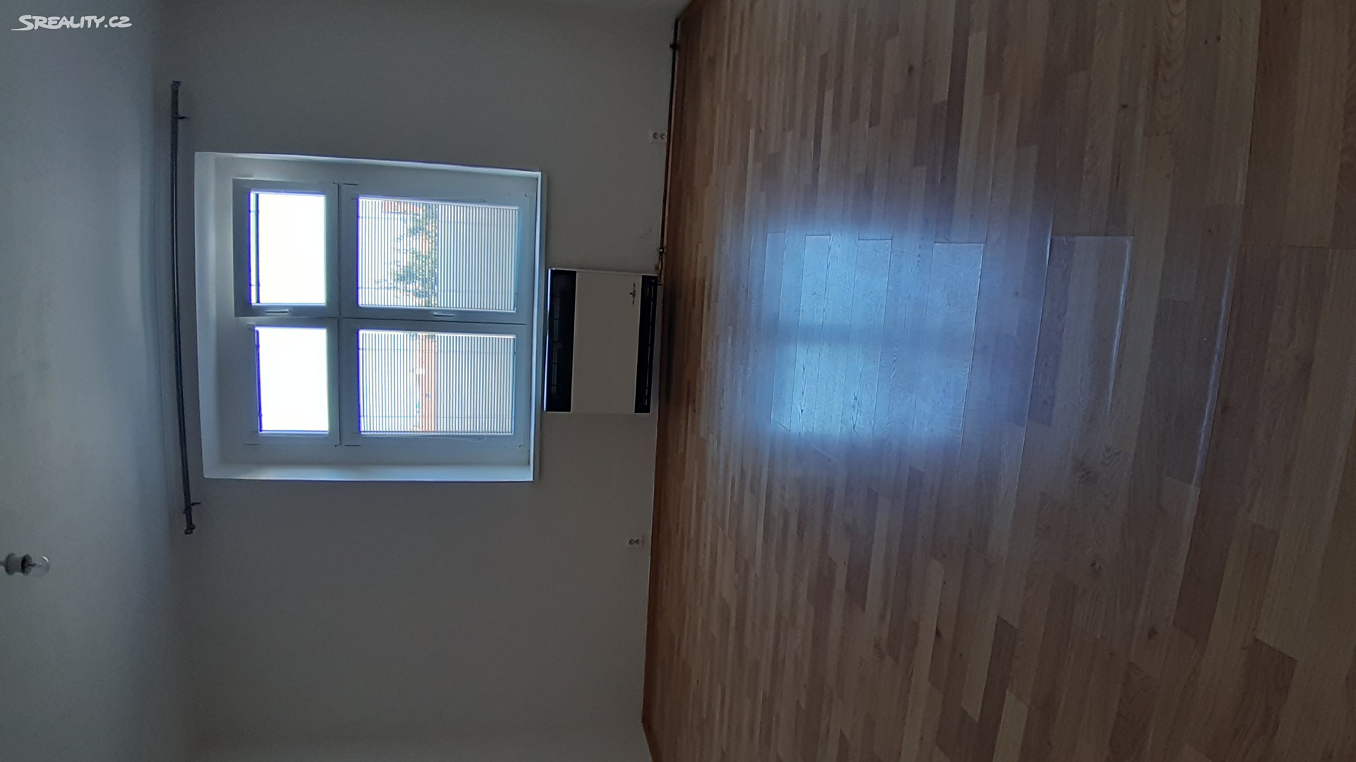 Pronájem bytu 1+kk 29 m², Na pecích, Praha 8 - Kobylisy