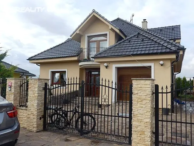 Prodej  rodinného domu 320 m², pozemek 832 m², Maková, Šestajovice