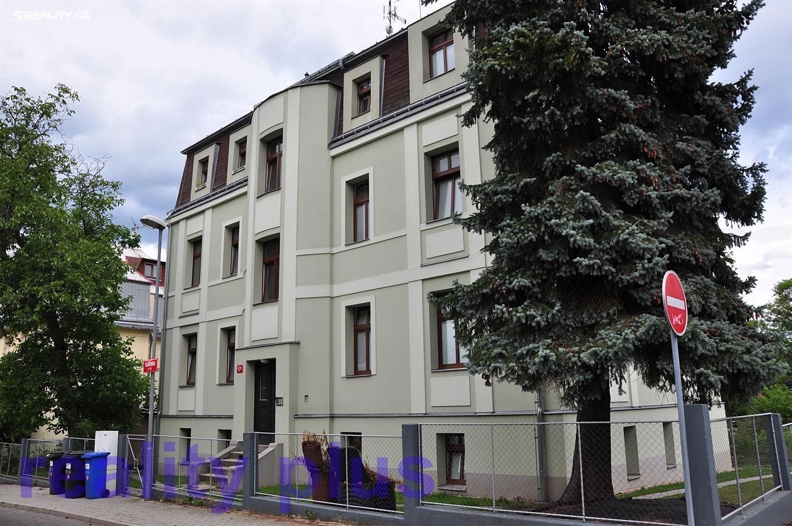 Pronájem bytu 1+kk 27 m² (Podkrovní), Sládkova, Liberec - Liberec II-Nové Město