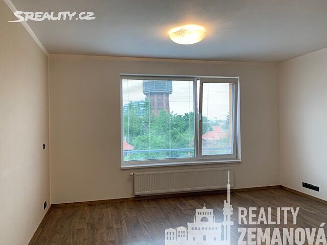 Pronájem bytu 1+kk 30 m², Hanusova, Praha 4 - Michle