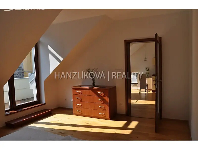 Pronájem bytu 2+kk 58 m², Masarykova, Hluboká nad Vltavou