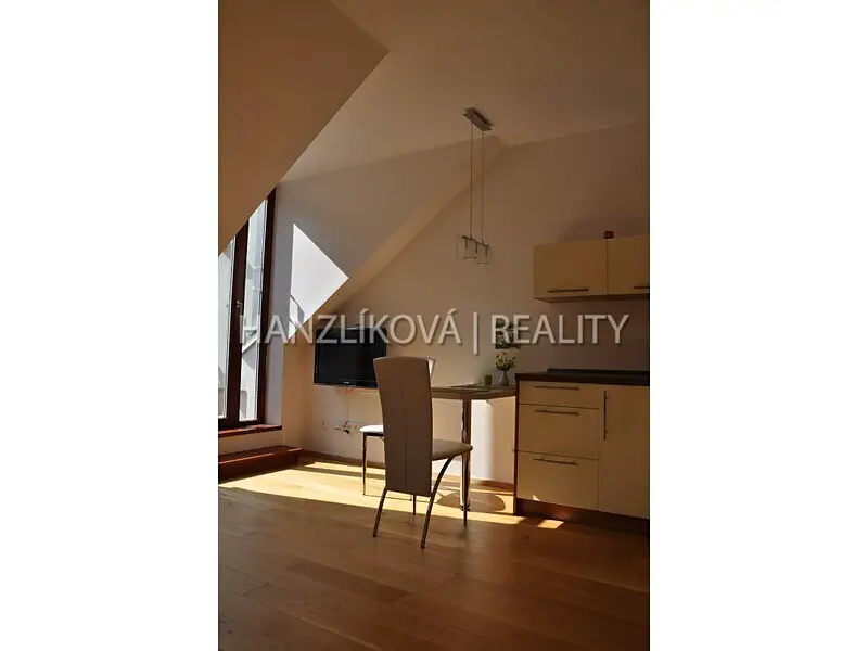 Pronájem bytu 2+kk 58 m², Masarykova, Hluboká nad Vltavou