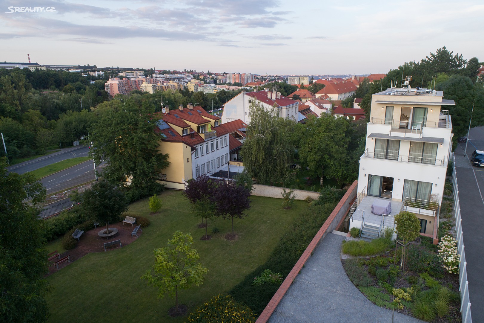 Prodej  rodinného domu 440 m², pozemek 434 m², Praha 5 - Břevnov