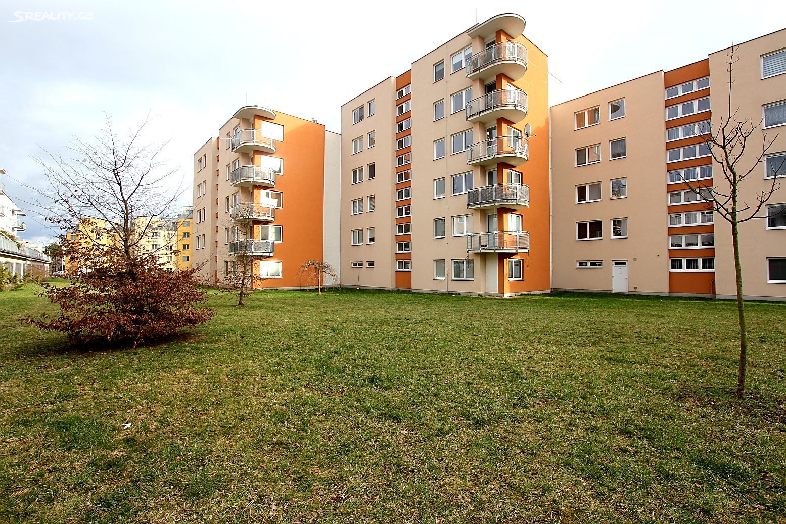 Pronájem bytu 1+kk 34 m², Jozefa Gabčíka, Pardubice - Trnová
