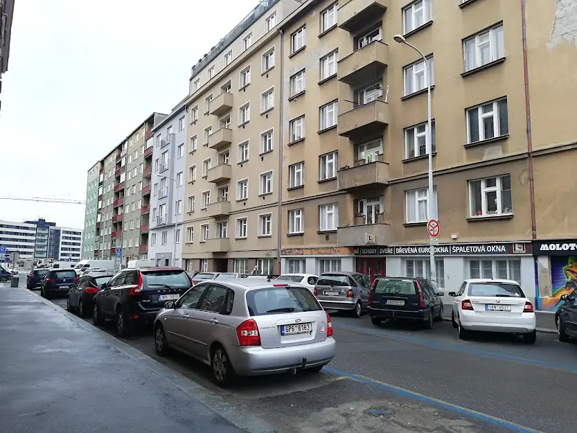 Pronájem bytu 1+kk 32 m², Malá Plynární, Praha 7 - Holešovice