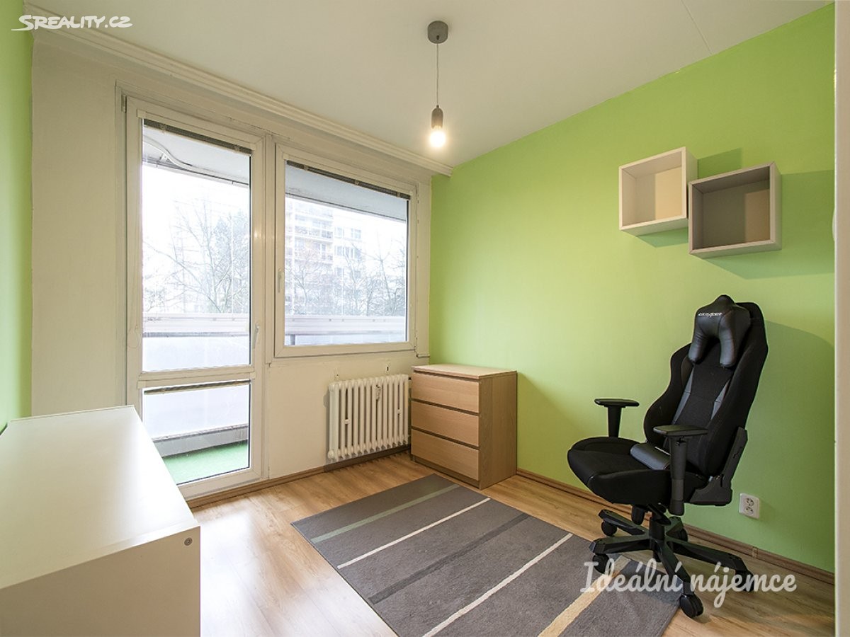 Pronájem bytu 3+1 64 m², Mirovická, Praha 8 - Kobylisy