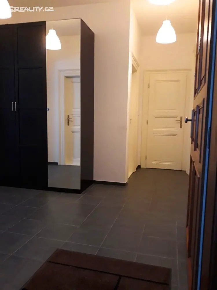 Pronájem bytu 3+kk 88 m², Pod Slovany, Praha 2 - Nové Město