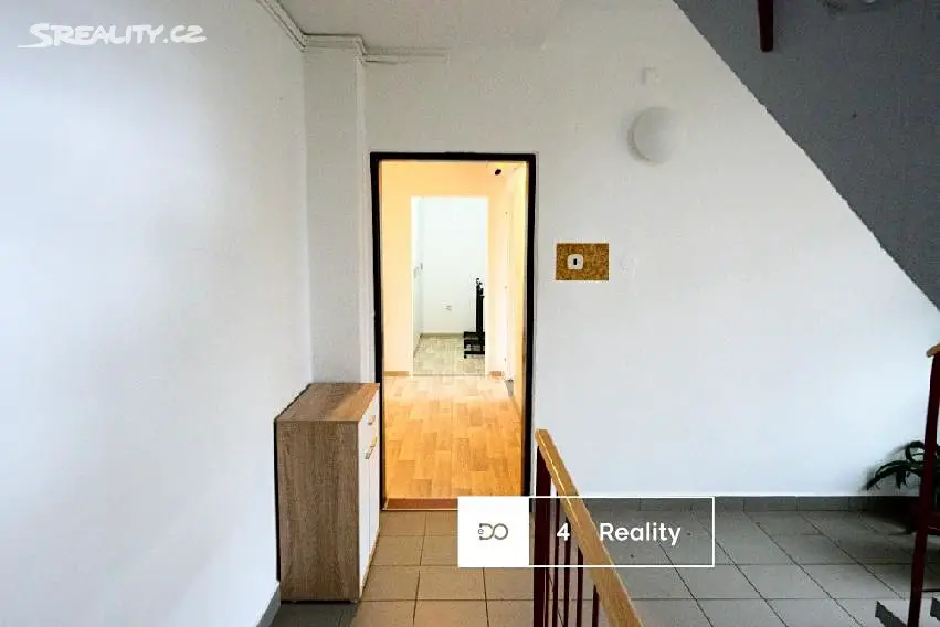 Pronájem bytu 4+1 82 m², Kosmonautů, Pardubice - Polabiny