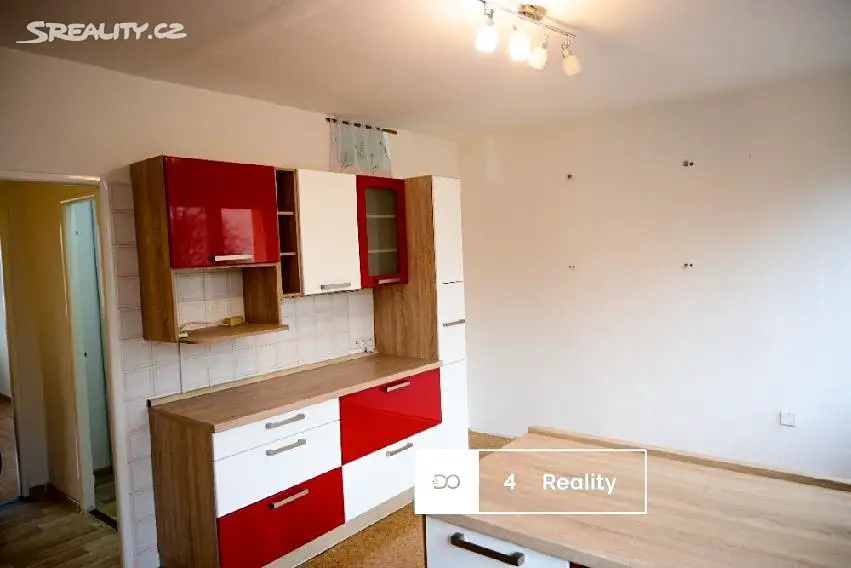 Pronájem bytu 4+1 82 m², Kosmonautů, Pardubice - Polabiny