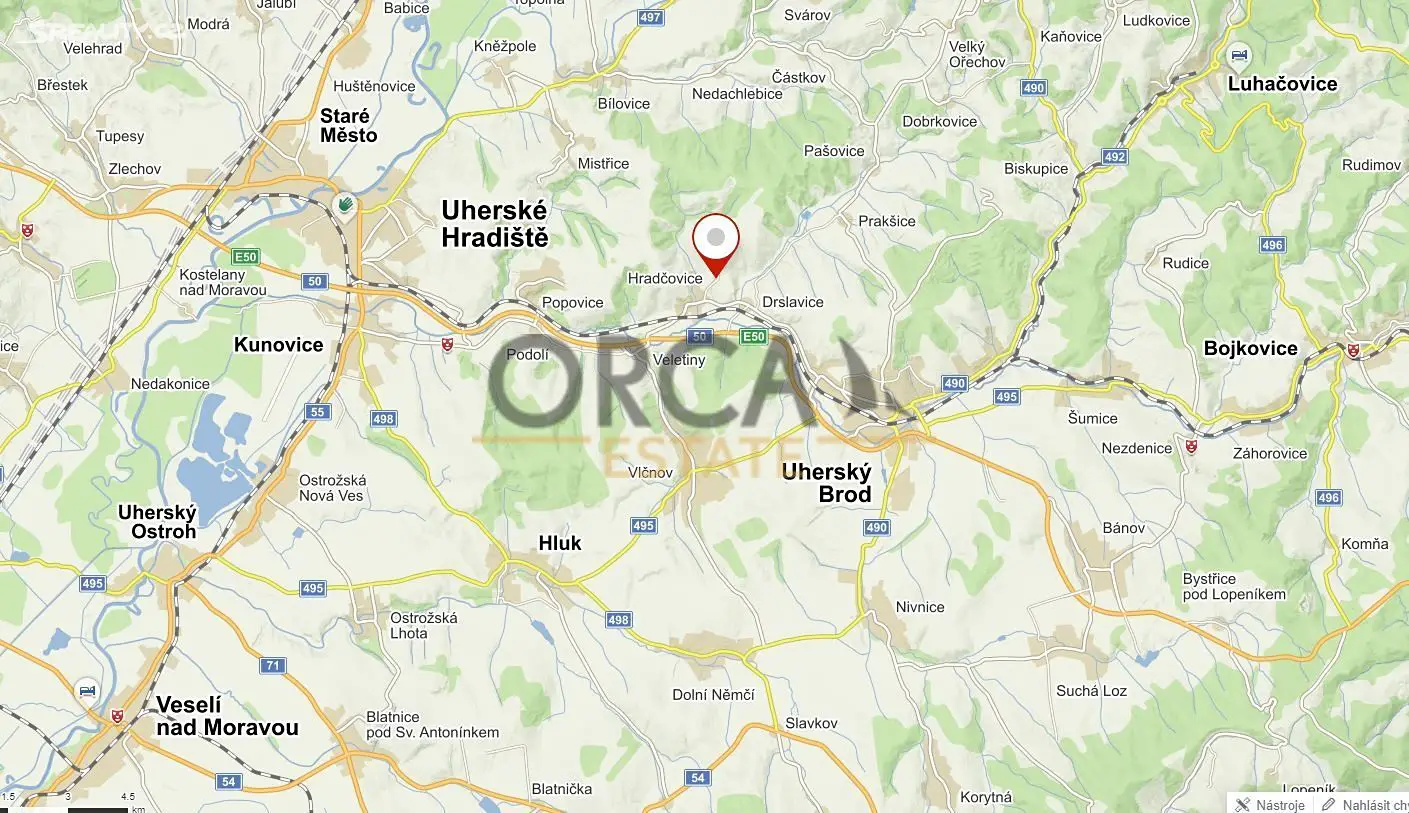 Prodej  pozemku 3 498 m², Hradčovice, okres Uherské Hradiště