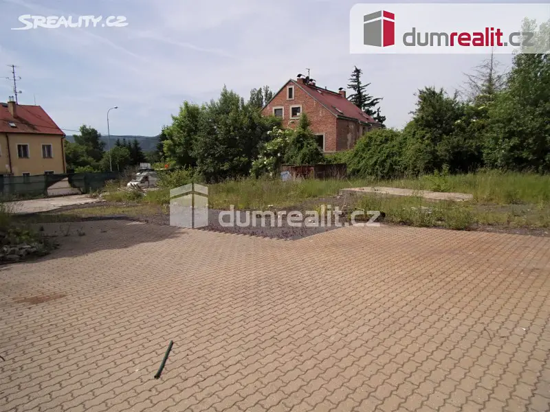 Prodej  komerčního pozemku 1 053 m², Karlovy Vary - Dvory, okres Karlovy Vary