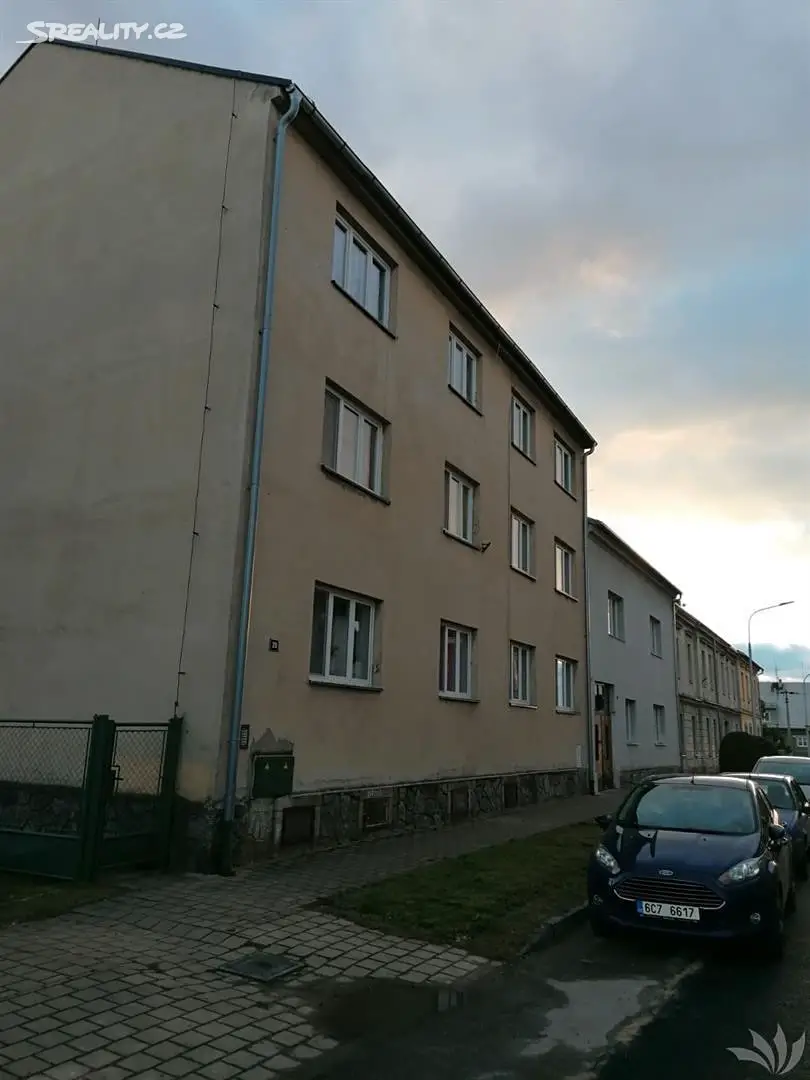 Pronájem bytu 2+1 62 m², Vitorazská, České Velenice