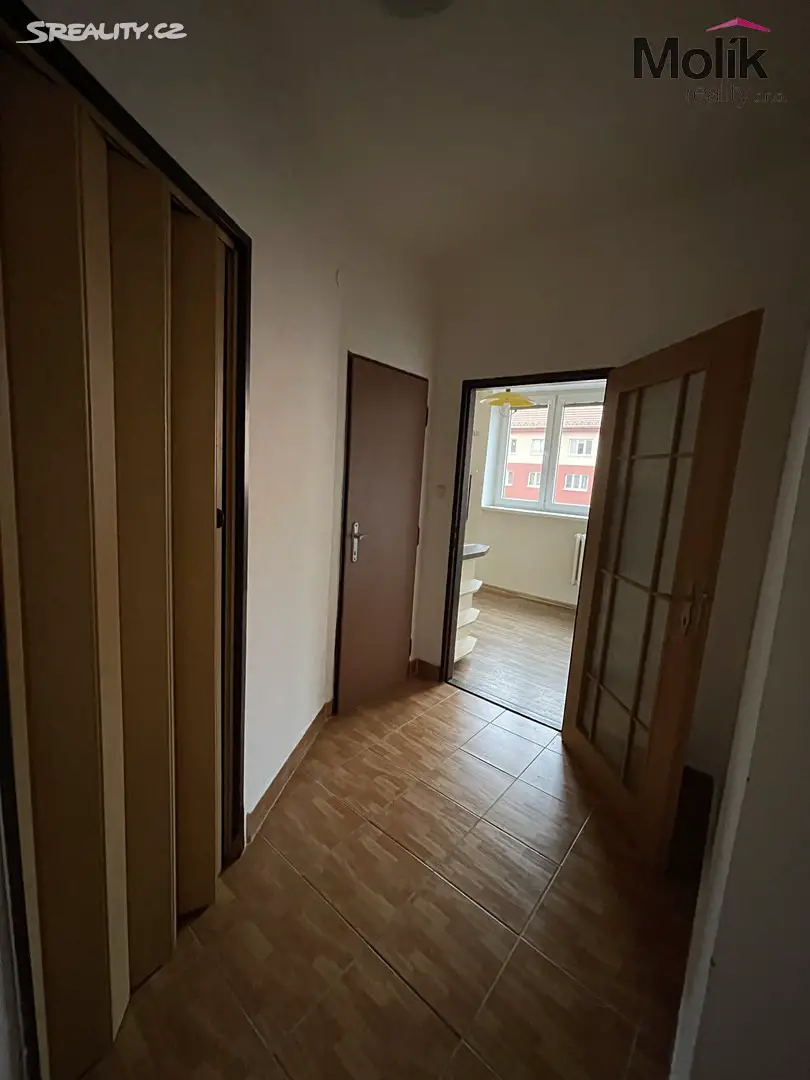 Pronájem bytu 2+1 59 m², Vítězslava Nezvala, Most