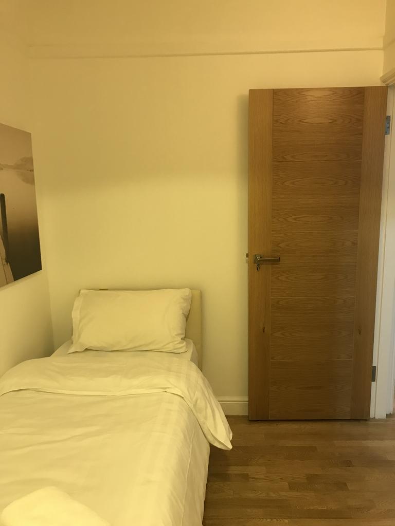Bedroom 1 ( Single )