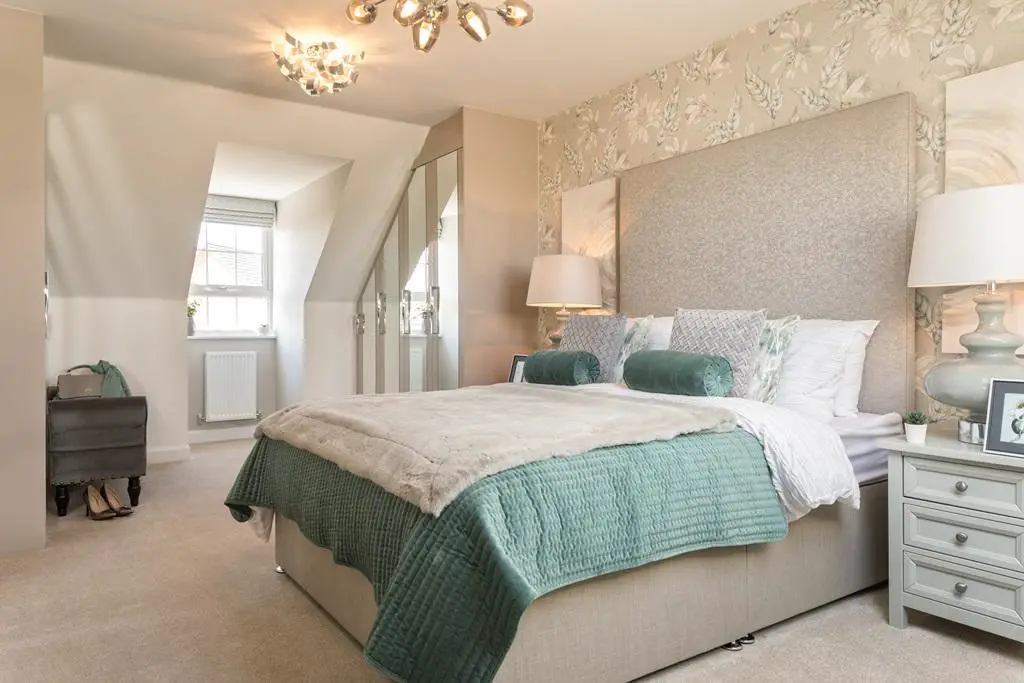 Main bedroom in a 4 bed Bayswater