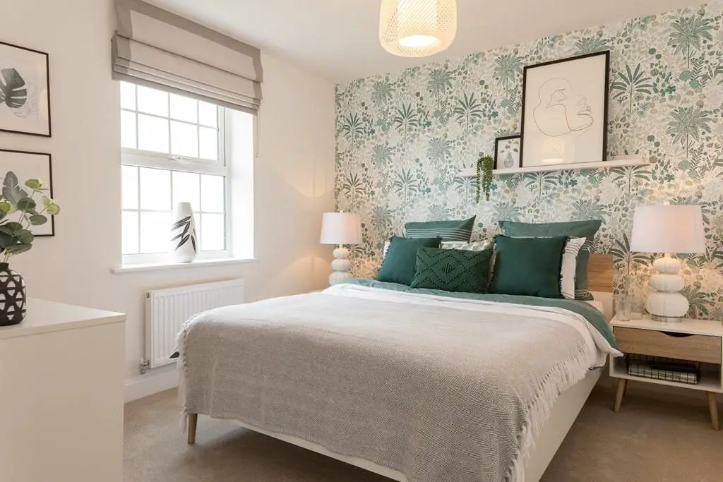 Second bedroom in 4 bed Bayswater