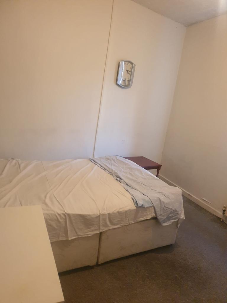 Bedsit available, smethwick, all bills, fully fur