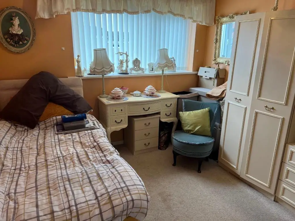 Kingfisher Bedroom.jpg