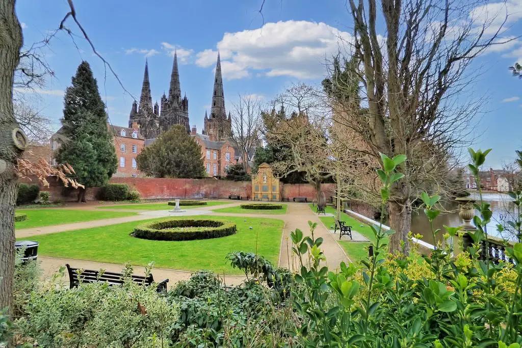 Nearby Memorial garden &amp; Cathedral