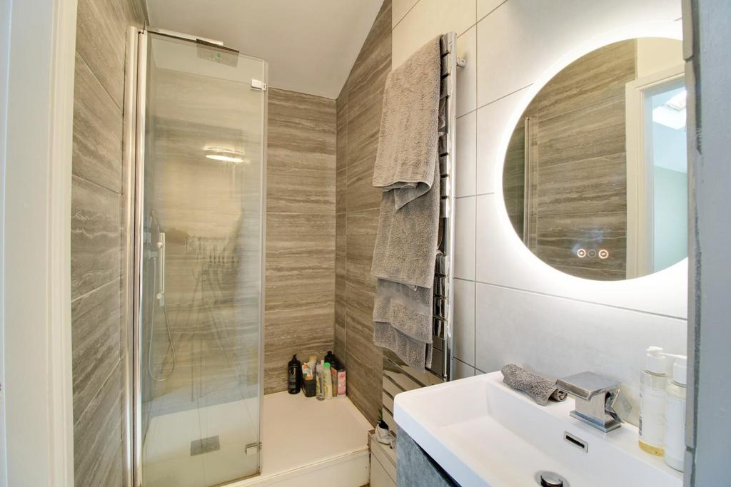 Shower Room (1).jpg