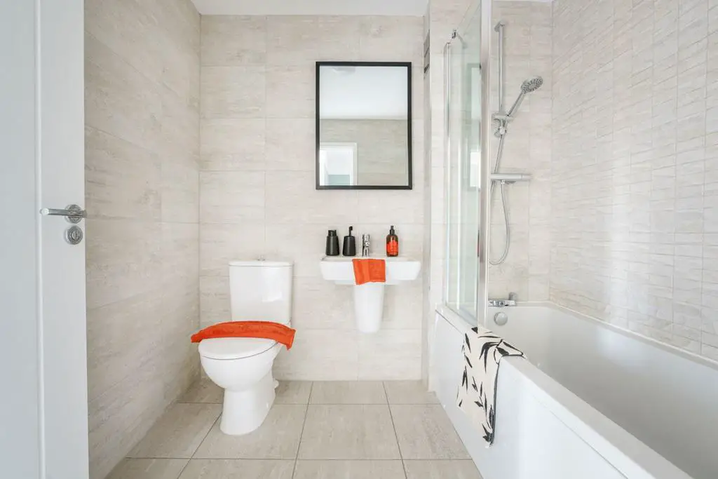 A well proportioned main bathroom