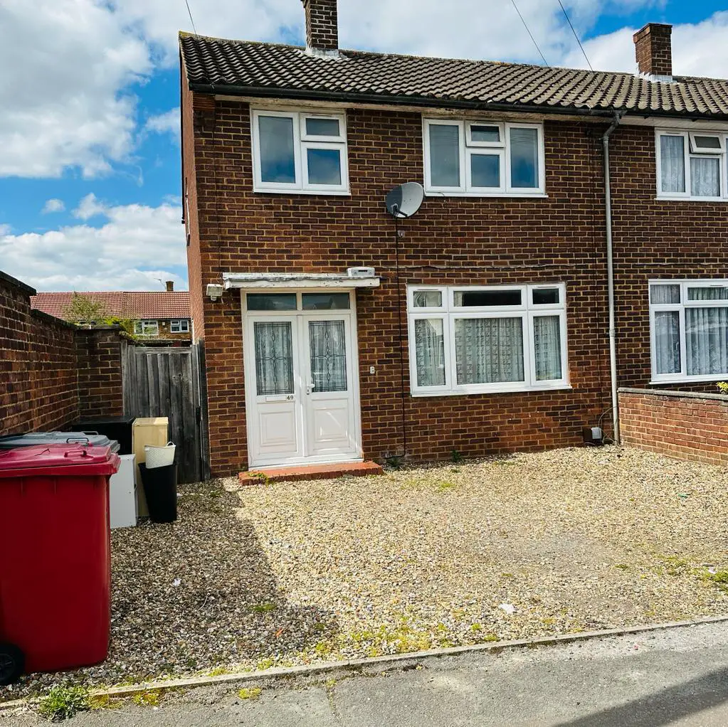 3 bed semi detached house to rent