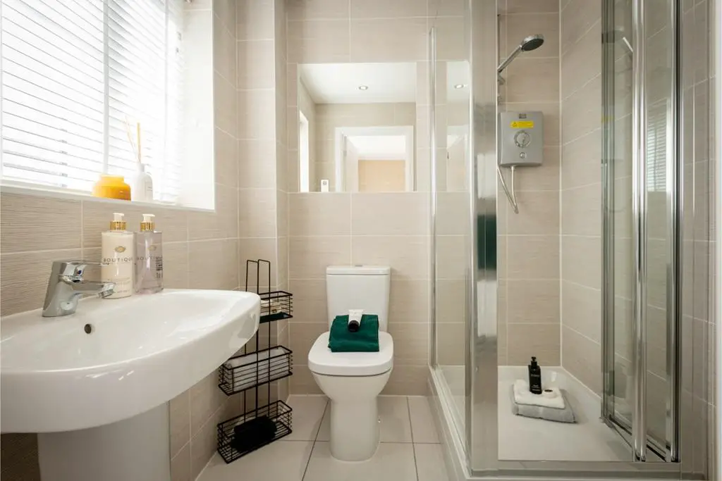 Modern and convenient en suite shower room to...