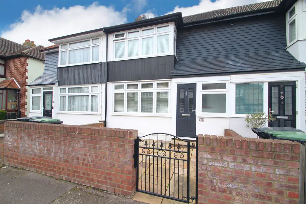 Stunning Two Bedroom Property In Loughton
