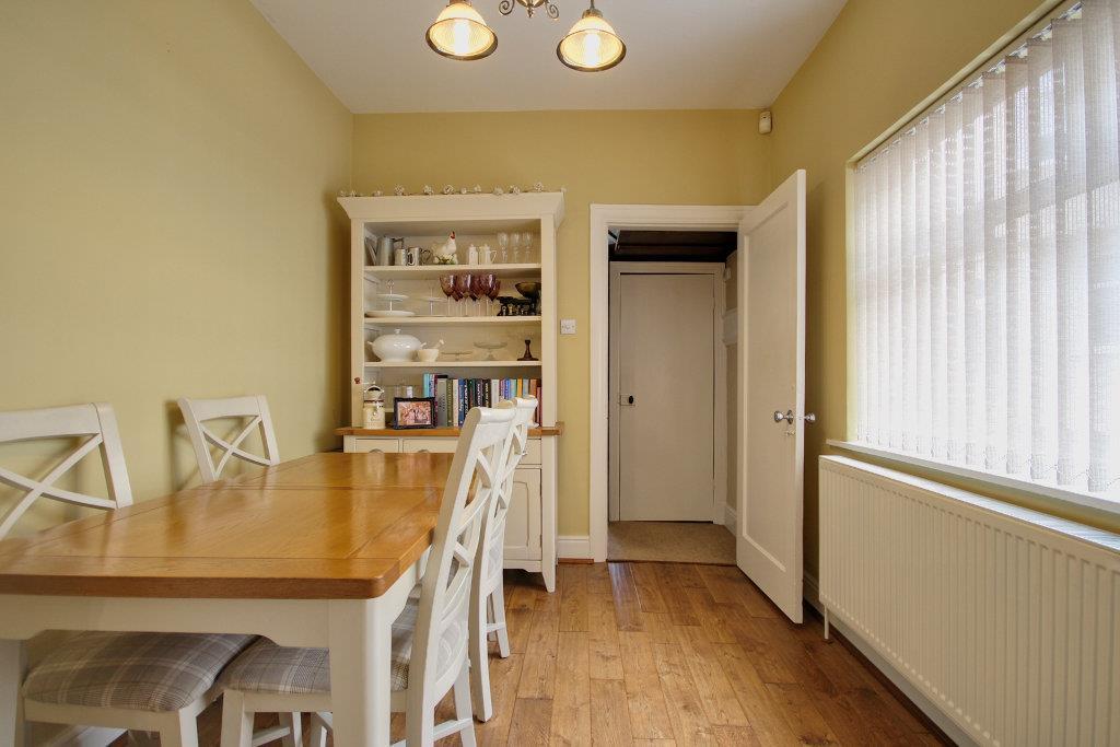 Dining area off kitchen
