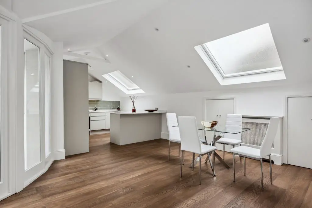 Kitchen/Dining Area