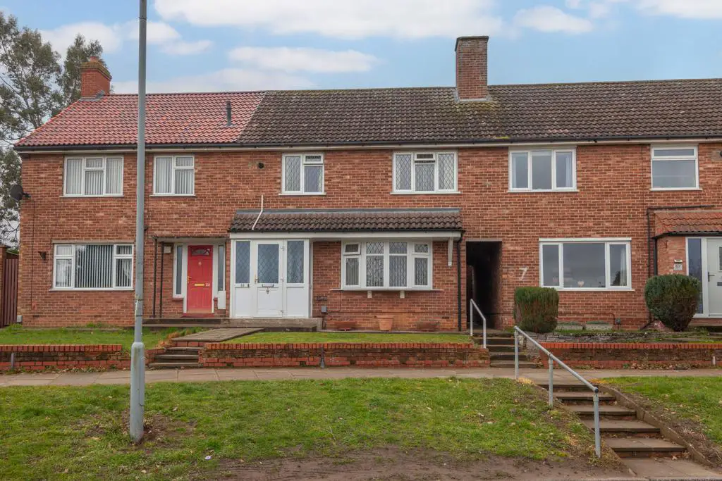 A Three Bedroom Home With No Onward Chain In Need