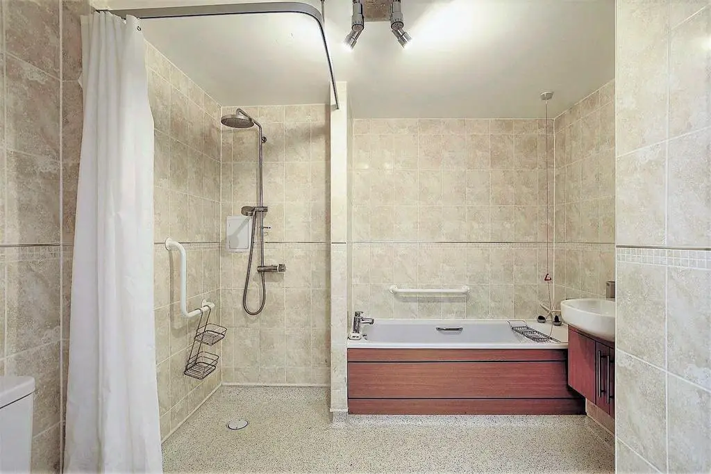 Bathroom 26 FC.jpg
