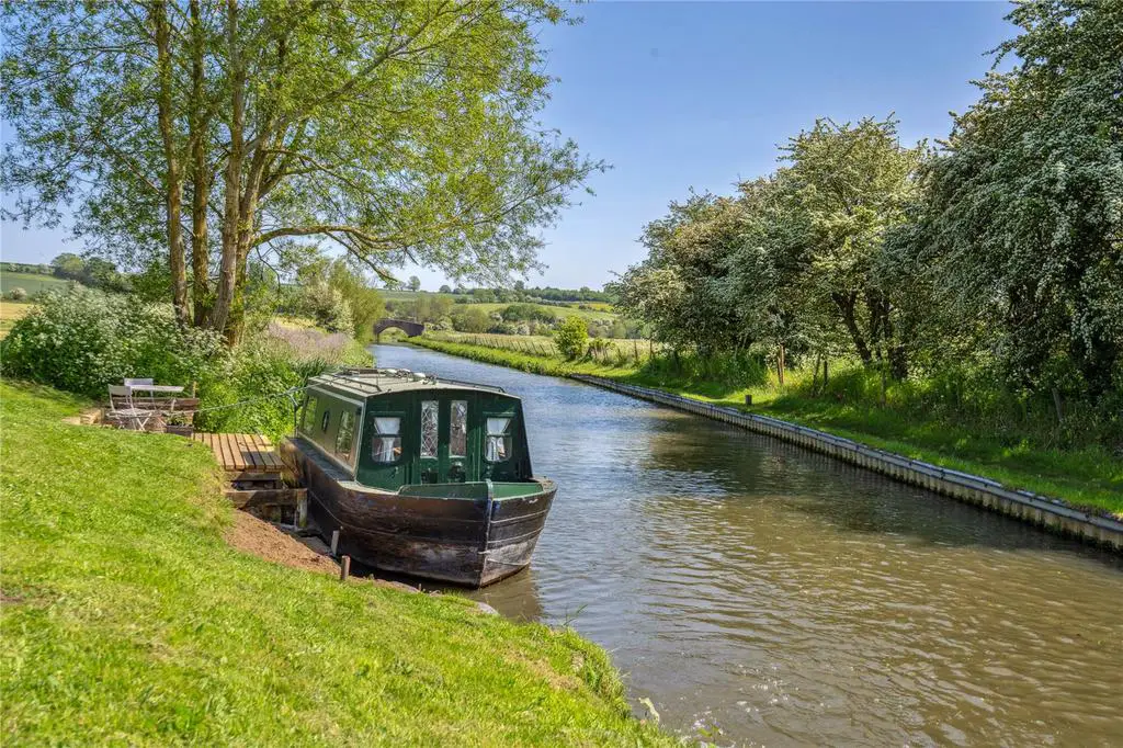 Narrowboat Included