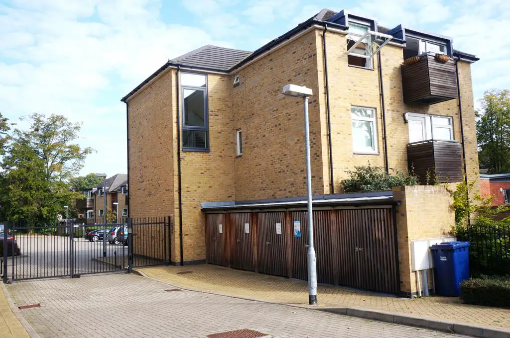 Two Bed Flat With 2 Bathrooms, New Barnet, EN5