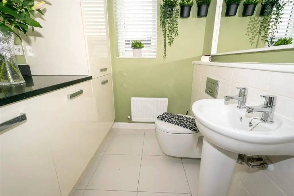 Utility Room/Wc