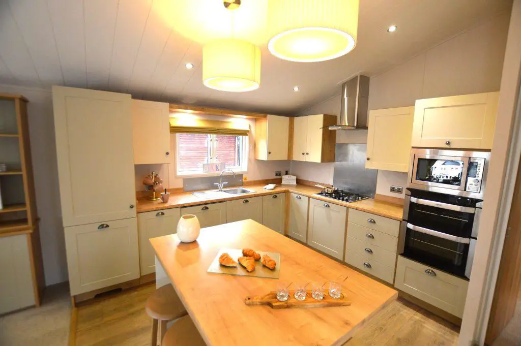 Chichester Lakeside   Willerby  Everleigh  For Sal